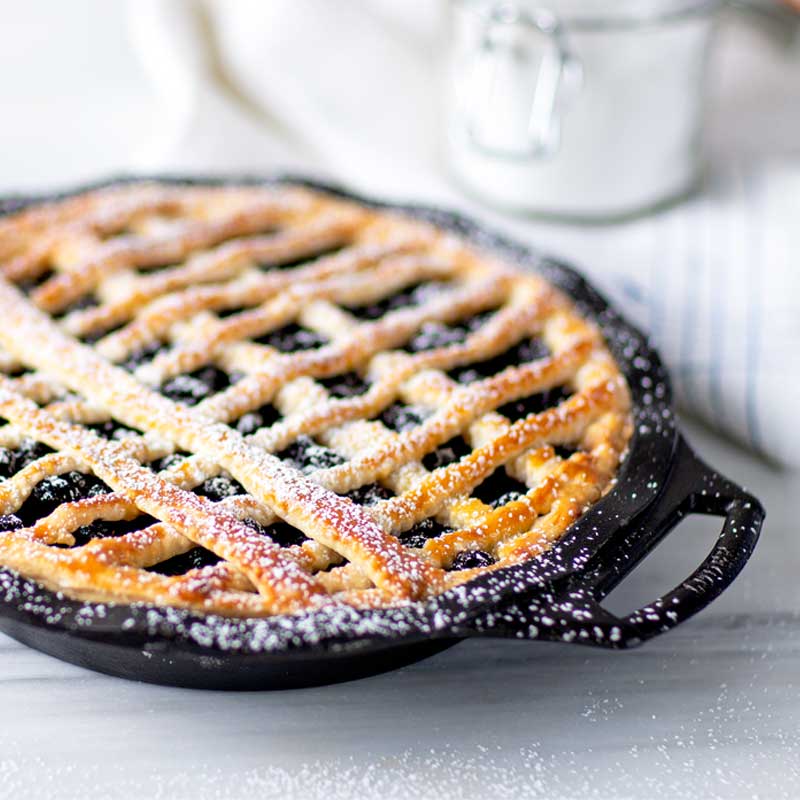 Lodge 9 Inch Seasoned Cast Iron Pie Pan - Image 4