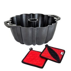 Lodge Cast Iron Fluted Cake Pan with Red Potholders