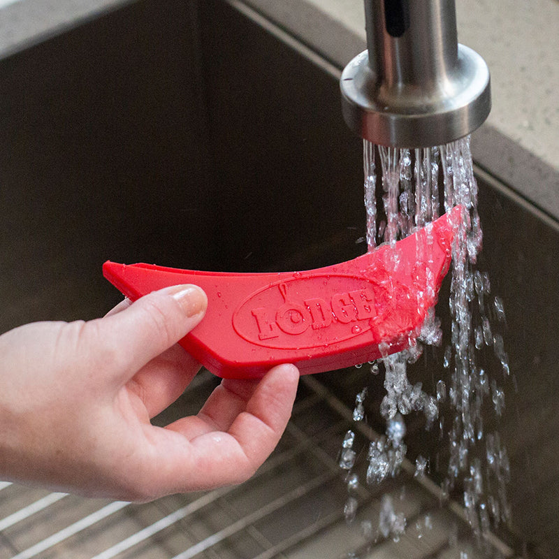 Lodge Silicone Assist Handle Holder - Image 3