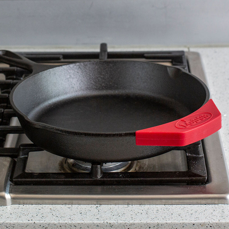 Lodge Silicone Assist Handle Holder - Image 13