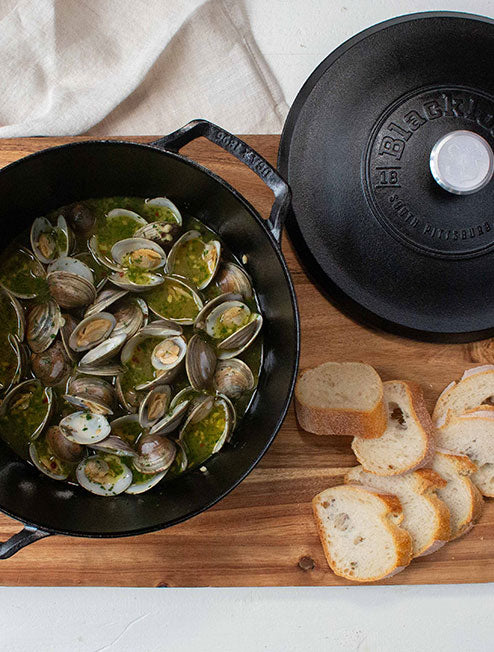 Lodge Blacklock 5.5 Quart Lightweight Cast Iron Dutch Oven - Image 6