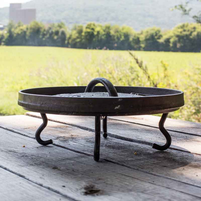 Lodge 4 in 1 Camp Dutch Oven Tool - Image 4