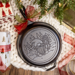 Lodge Lodge 10.25 Inch Seasoned Cast Iron Holiday Gnome Skillet 