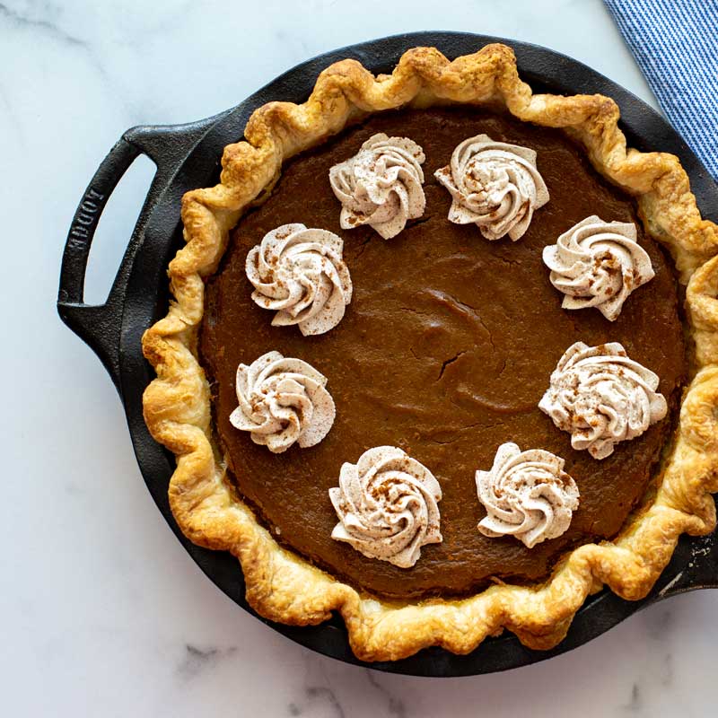 Lodge 9 Inch Seasoned Cast Iron Pie Pan - Image 5