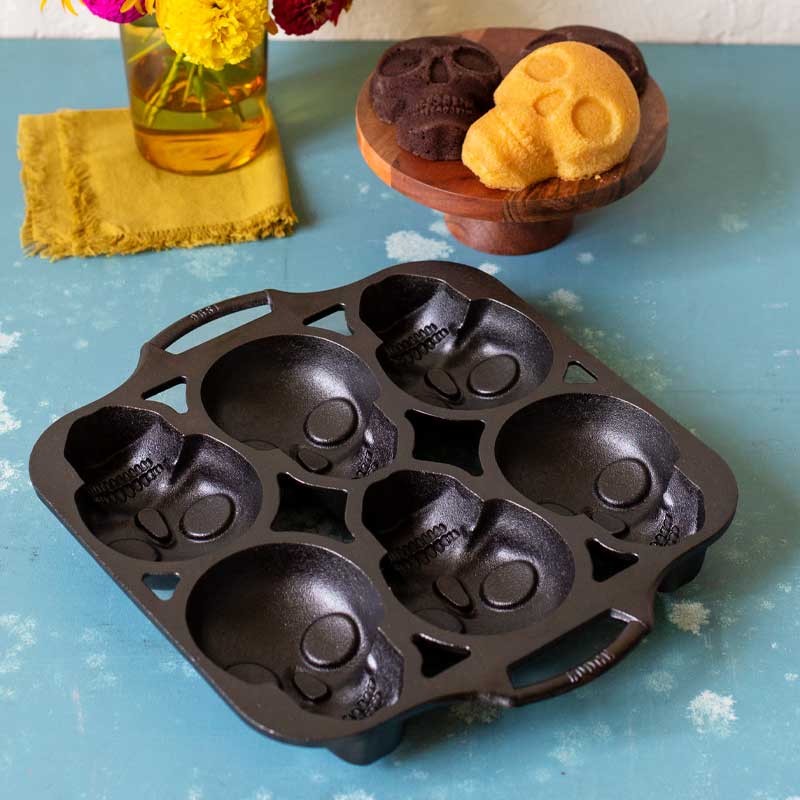 Lodge Skull Mini Cake Pan - Image 3