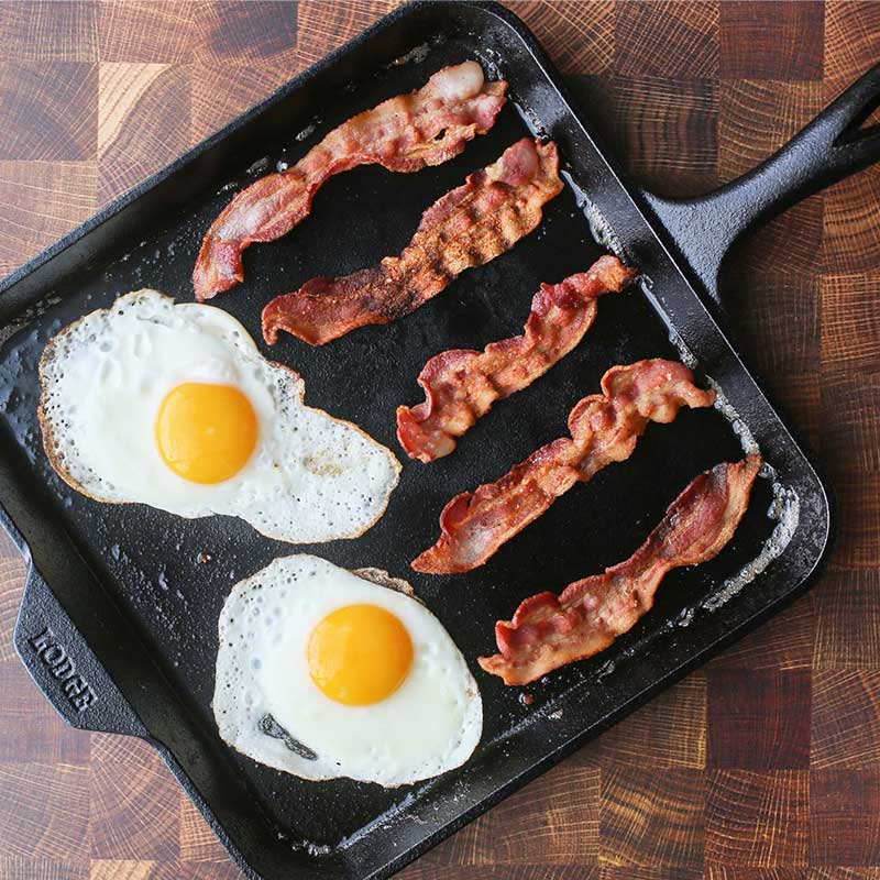 Lodge 11 Inch Seasoned Cast Iron Square Griddle - Image 3